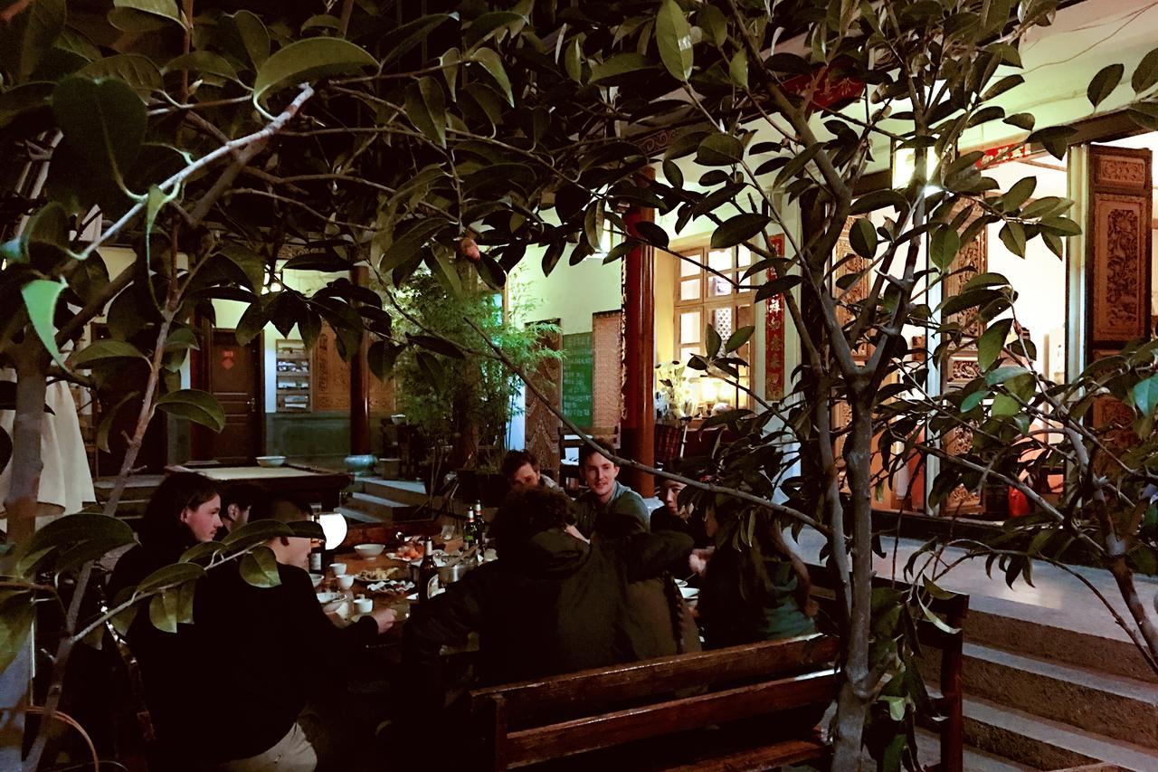 The Lily Pad Inn Далі Екстер'єр фото